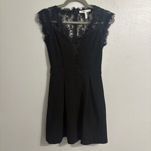 BCBG Generation Black Lace Cap Sleeve Cocktail Dress Lined Pleated Skirt Size 0